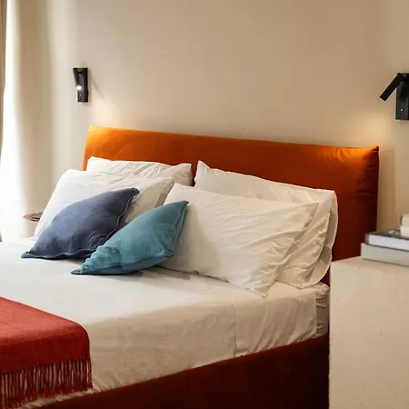 Este-oeste - Eleganza E Modernita Nel Centro Storico Appartement